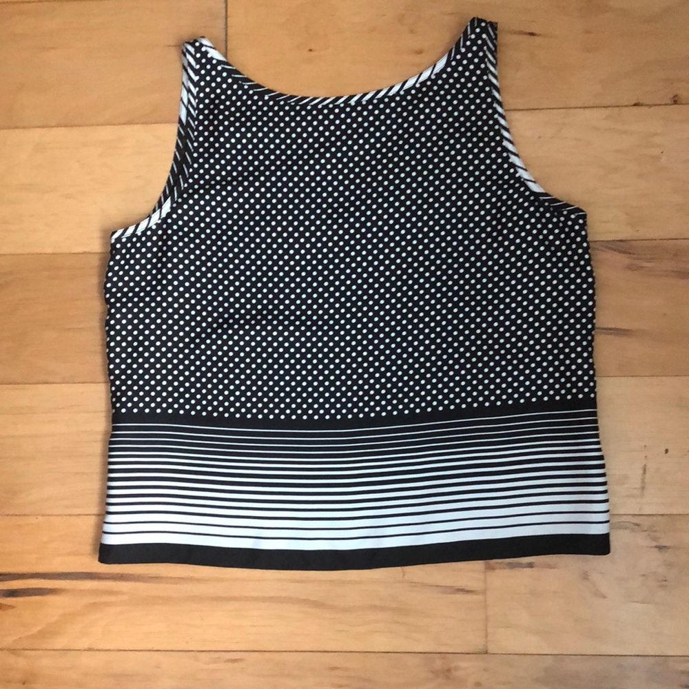 Anne Klein Silk sleeveless blouse. Size 8 petite in black and white with back v.
